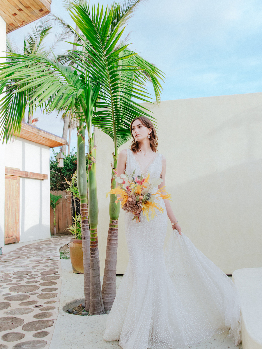 Bride with tropical bouquet