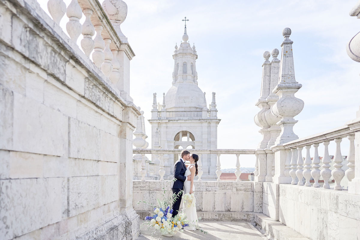 elopement ceremony at the top of São Vicente de Fora in Lisbon