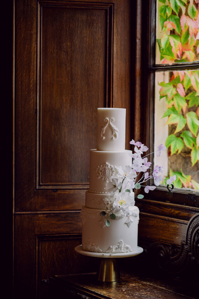 How to Design a Wedding Cake as Magical as Your Destination ...
