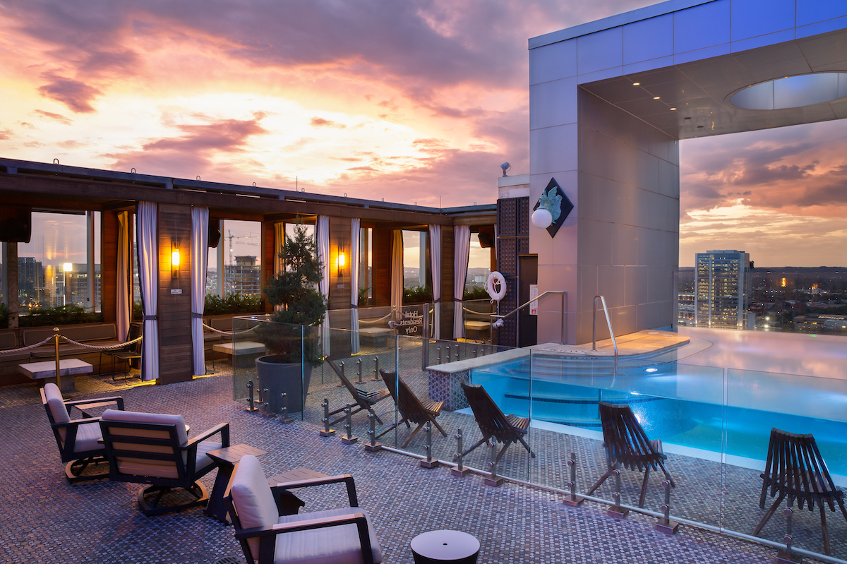 Rooftop pool at Westin Nashville