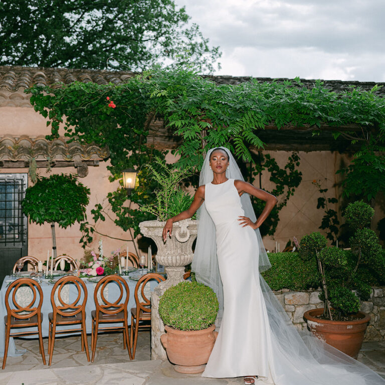 Editorial at "Le Moustier"